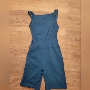 NWOT FP movement good karma high neck runsie romper. Size xs/s